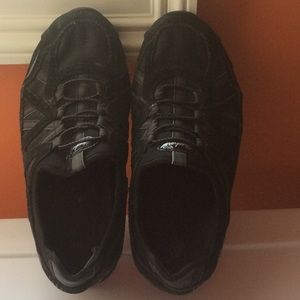 Women’s Skechers Shoes